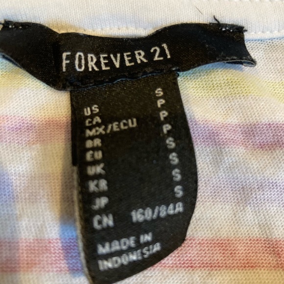 Cute pastel striped crop top - Picture 3 of 4